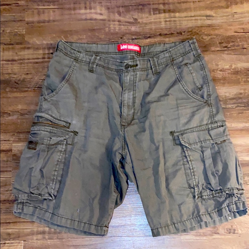 Lee Dungarees men’s cargo shorts size 36 brown